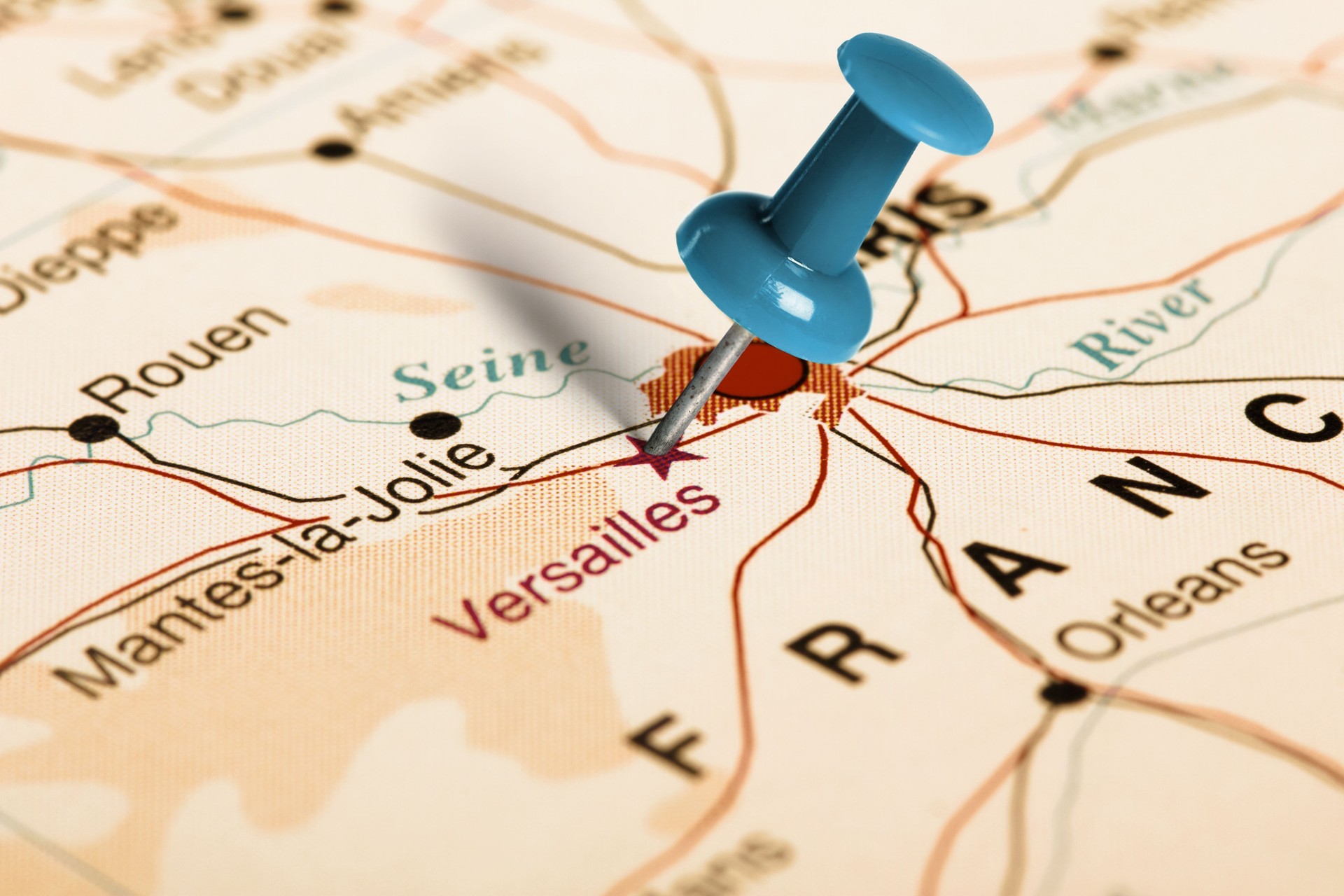 Location Versailles. Blue pin on the map.
